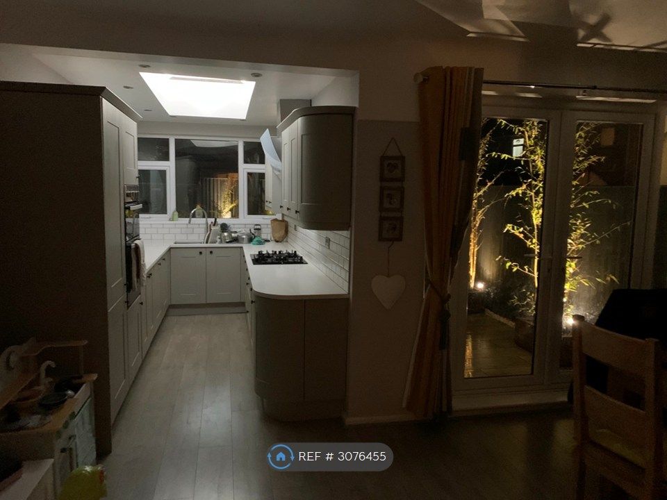 Property photo 3 of 22