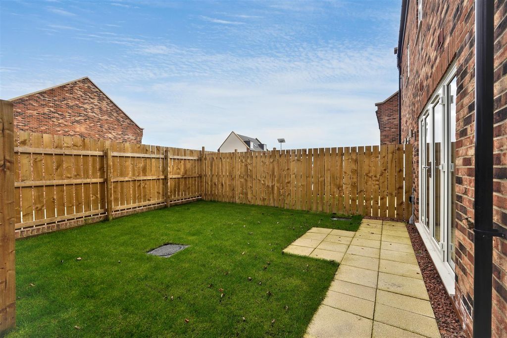 Property photo 3 of 15 Garden 1.Jpg