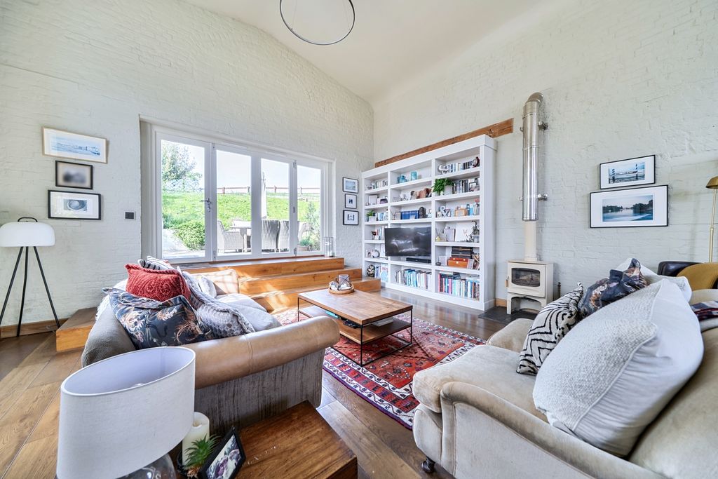 Property photo 2 of 28 1459339-16-6A06F7365E230