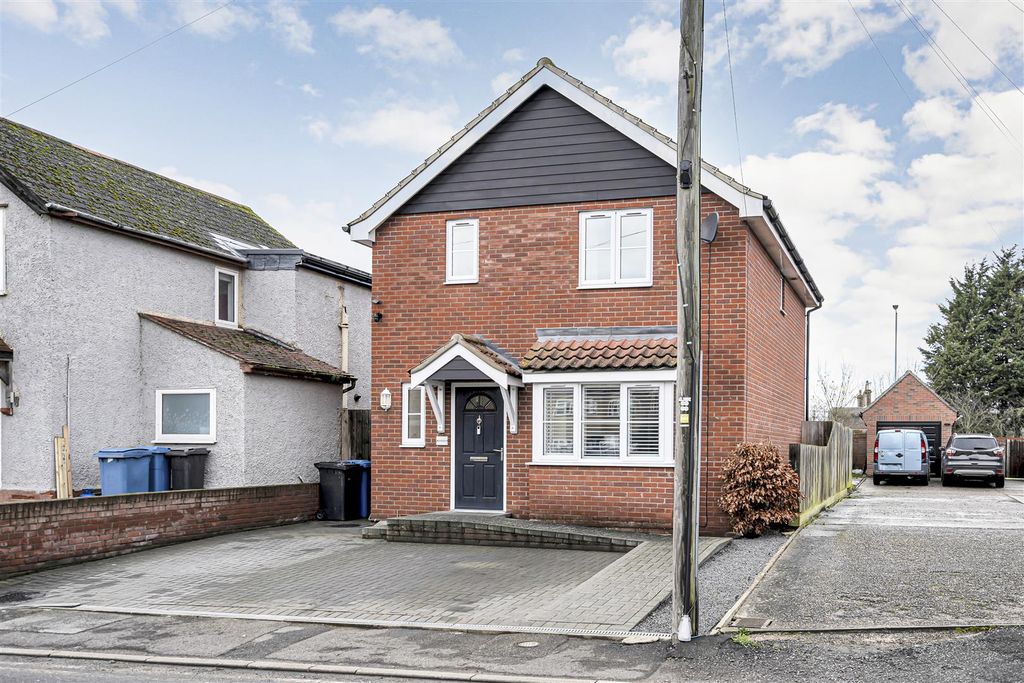 Property photo 1 of 18 Front