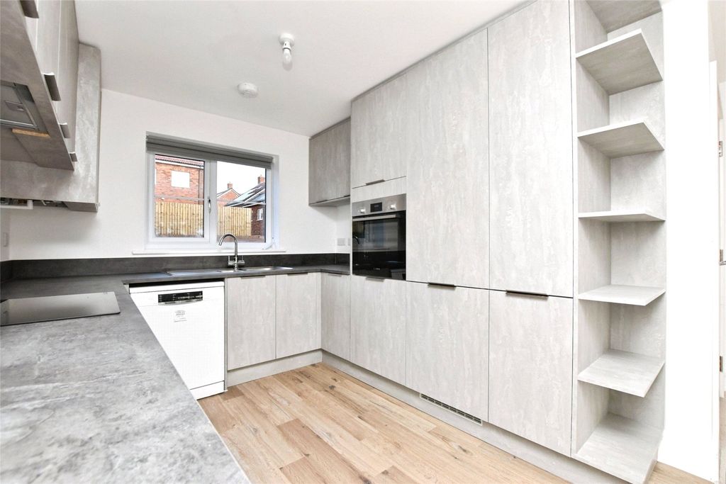 Property photo 3 of 17 Kit/Liv/Dining