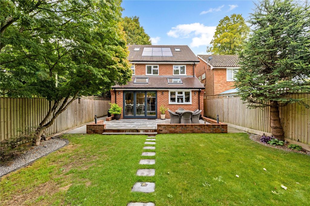 Property photo 2 of 20 Picture No. 23