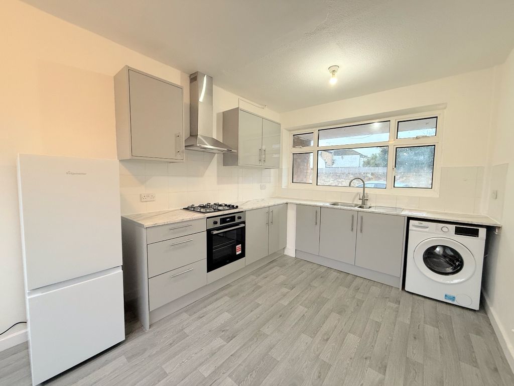 Property photo 2 of 10 4792861