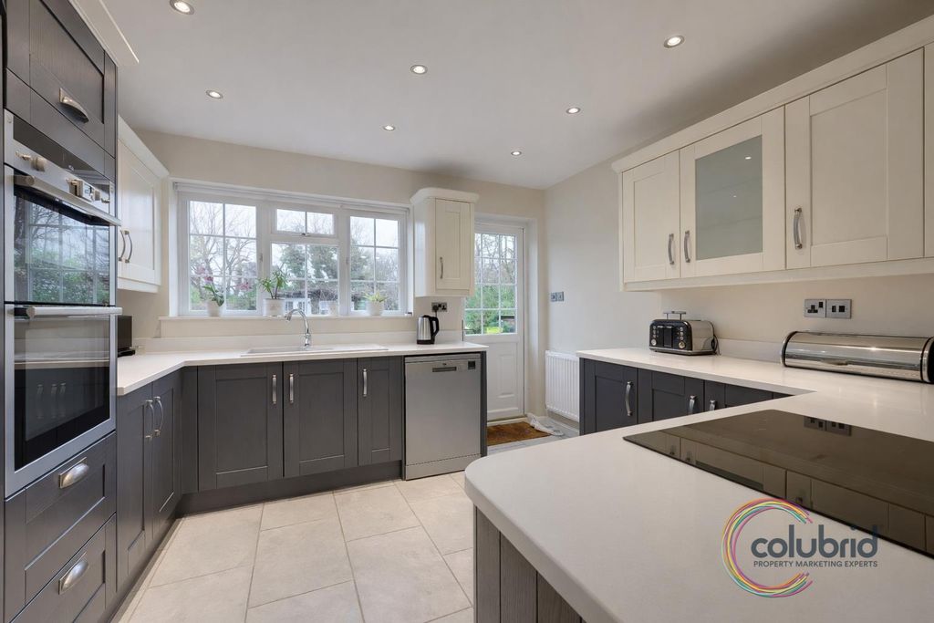 Additional image 7 of 4 bed detached house for saleWoodward Close, Grays RM17