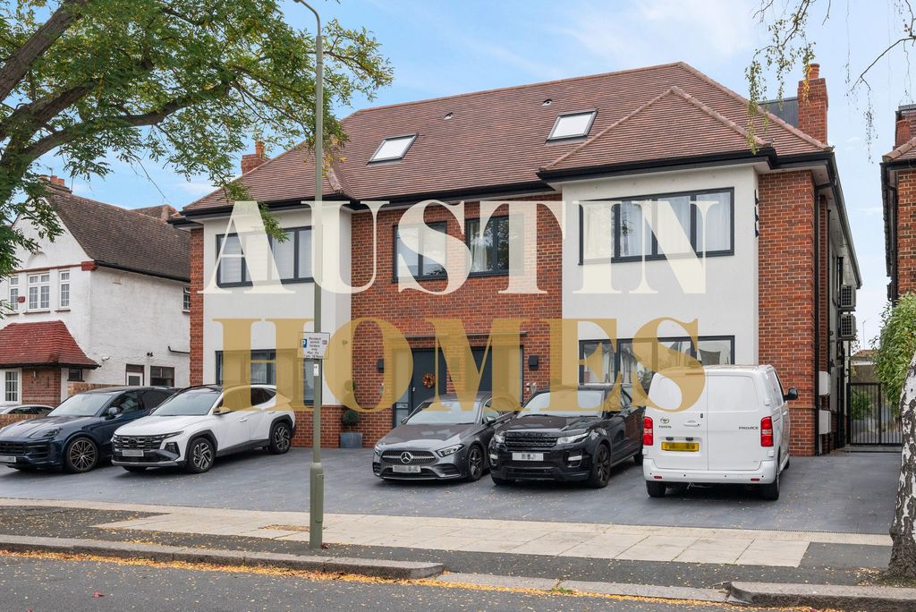 Property photo 3 of 12