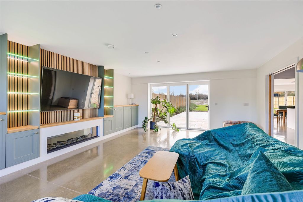 Property photo 3 of 26 Img (14).Jpg