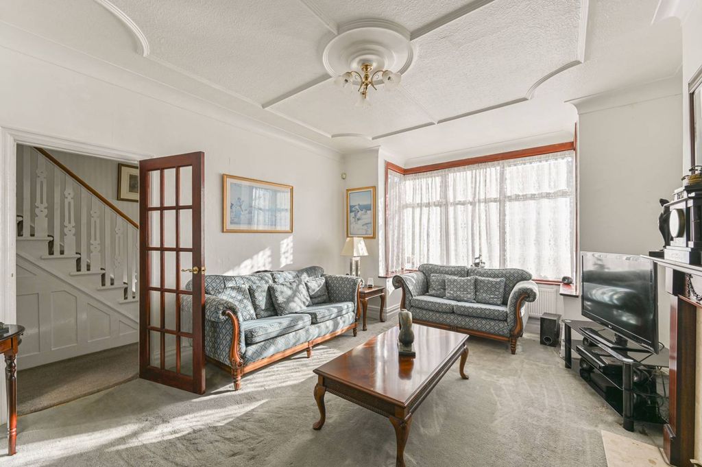 Property photo 3 of 23