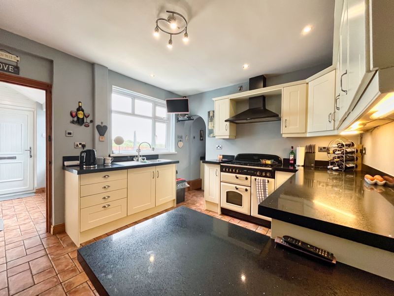 Property photo 2 of 55 Photo 29