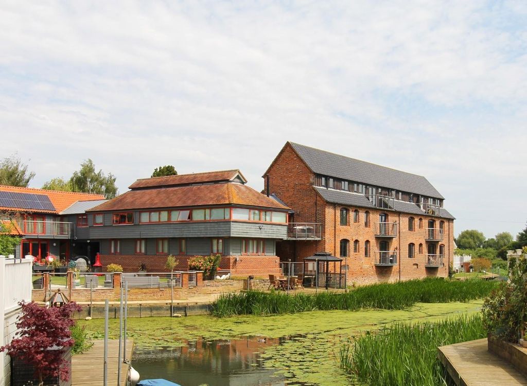 Property photo 1 of 15 The Old Granary Rear.Jpg