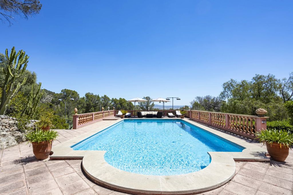 Property photo 2 of 29