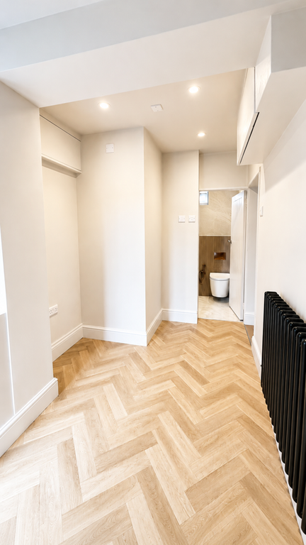 Property photo 3 of 12 Hallway