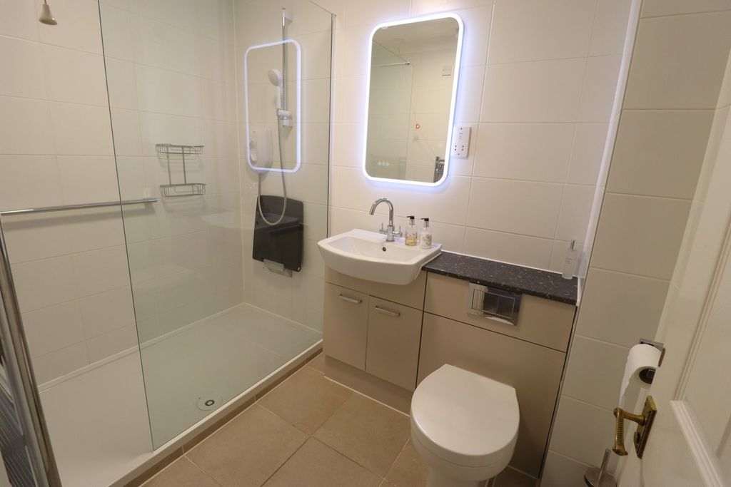 Property photo 3 of 13