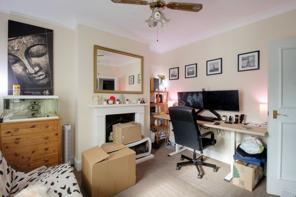 Property photo 2 of 8