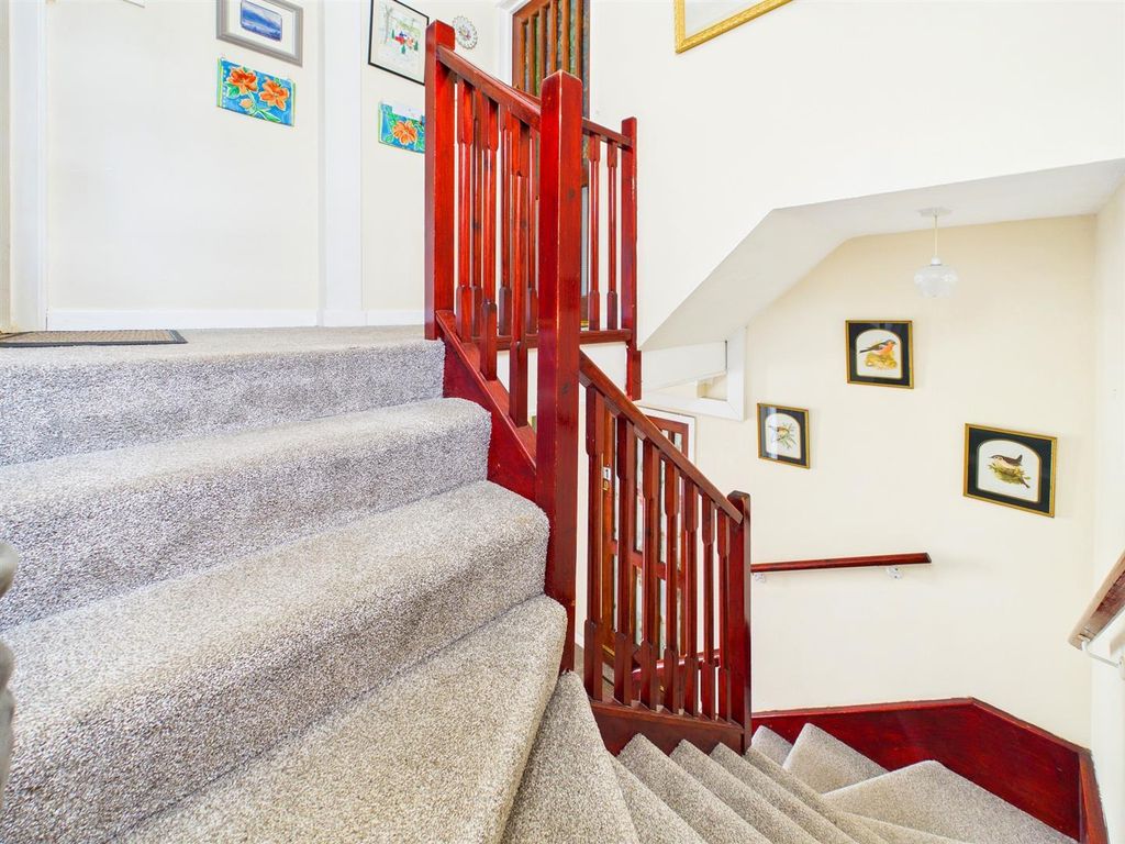 3 bed flat for saleThomas Street., Abertridwr, Caerphilly CF83 photo 5