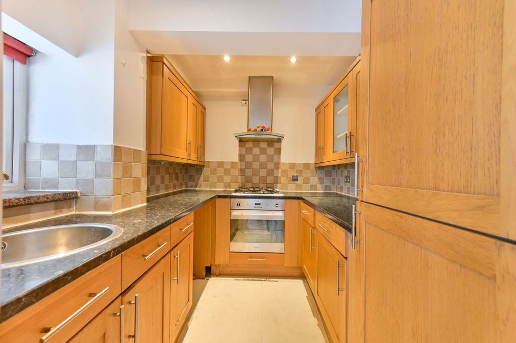 Property photo 3 of 12