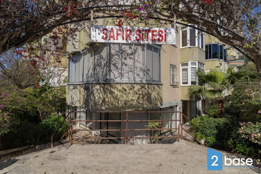 Property photo 2 of 36