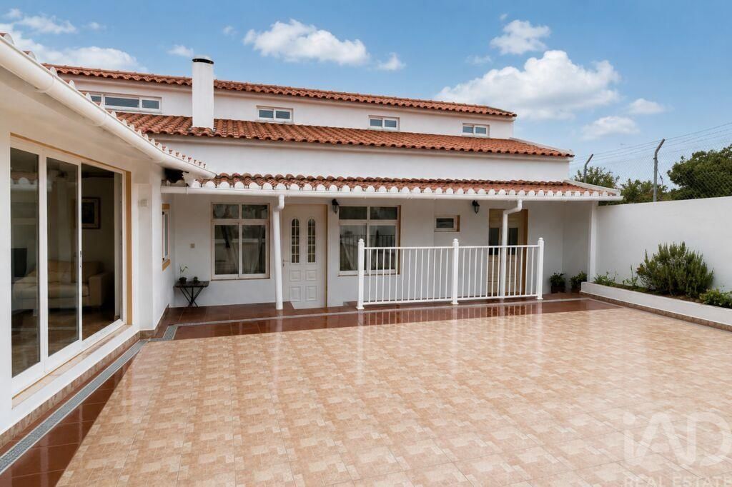Property photo 1 of 25