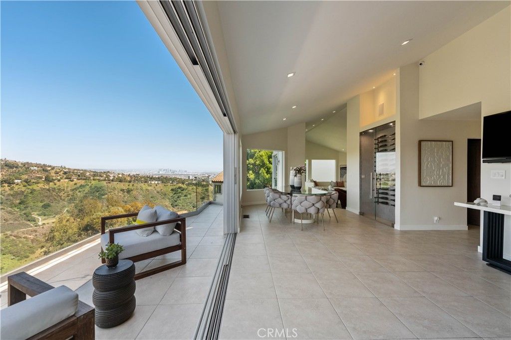 Property photo 1 of 50