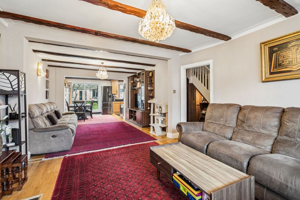 Property photo 3 of 18