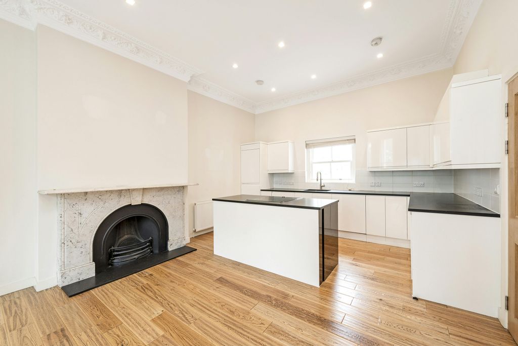 Property photo 1 of 9 Kitchen