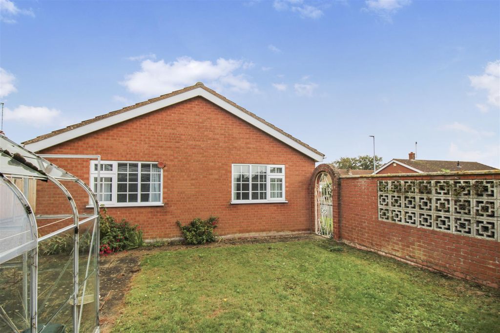 Property photo 3 of 14 Garden