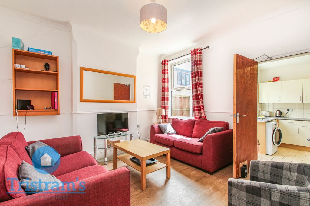 Property photo 2 of 17 Img_5404