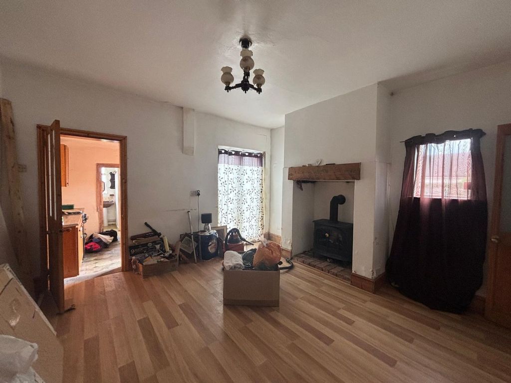 Property photo 2 of 12