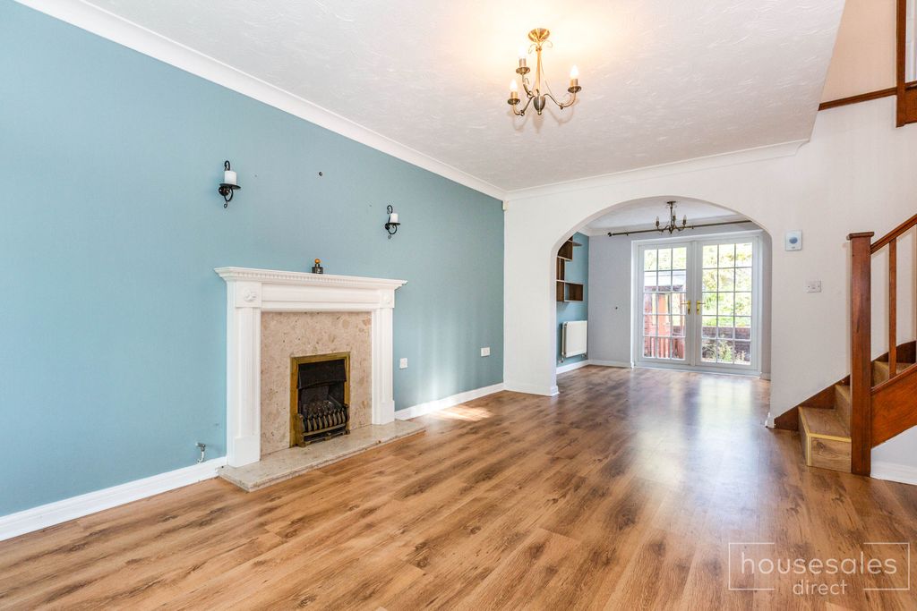 Property photo 3 of 11