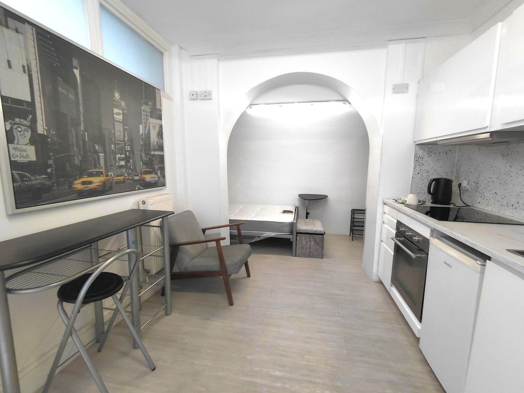 Property photo 1 of 5