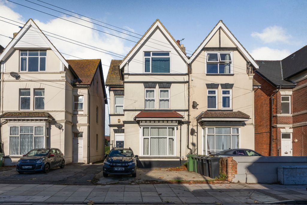 Property photo 1 of 17 Photography