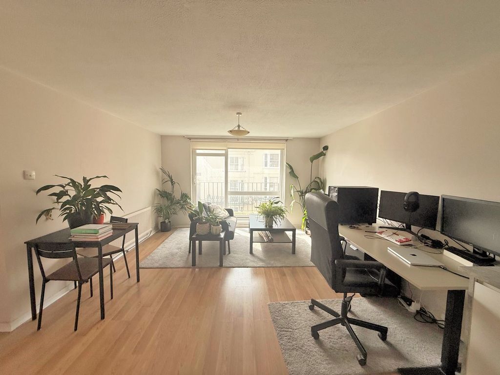 Property photo 3 of 13 8