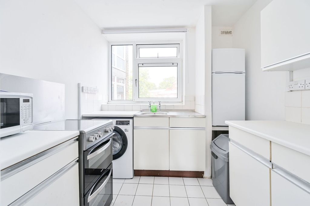 Property photo 2 of 5