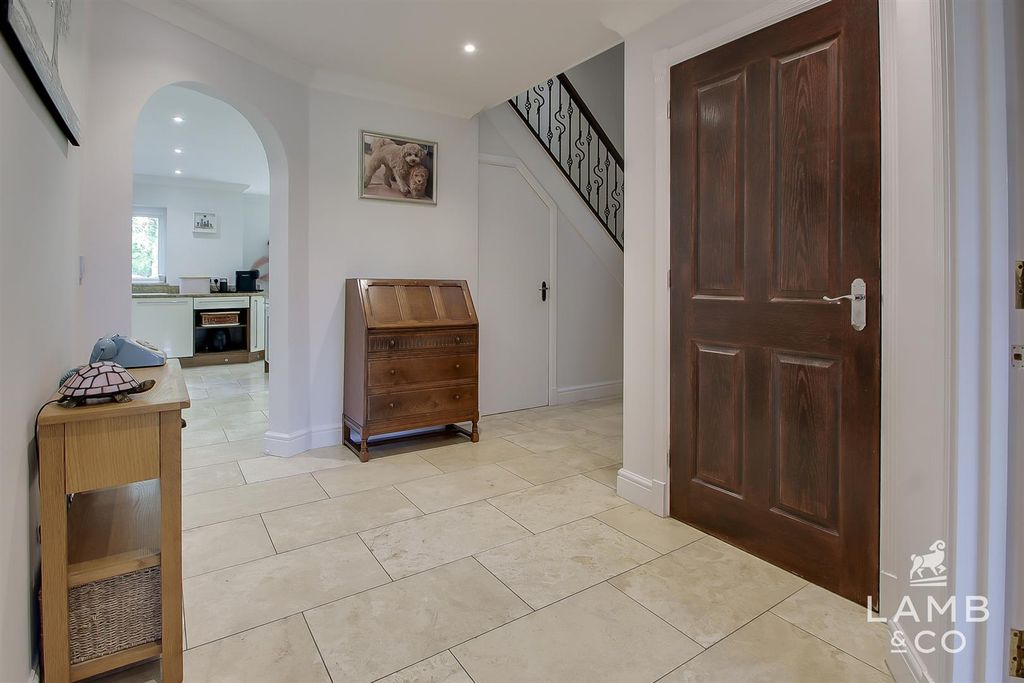 Property photo 2 of 50 Entrance Hall