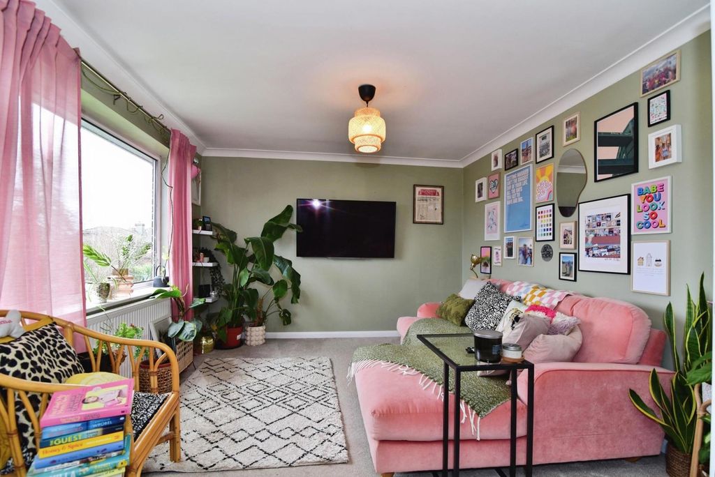 Property photo 3 of 13 Pbox-Img.Jpg