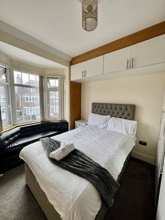 Property photo 2 of 27