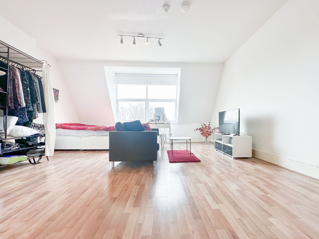 Property photo 3 of 5 Photo 3