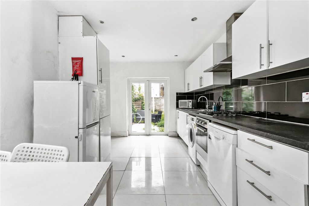 Property photo 1 of 13 Picture No. 10