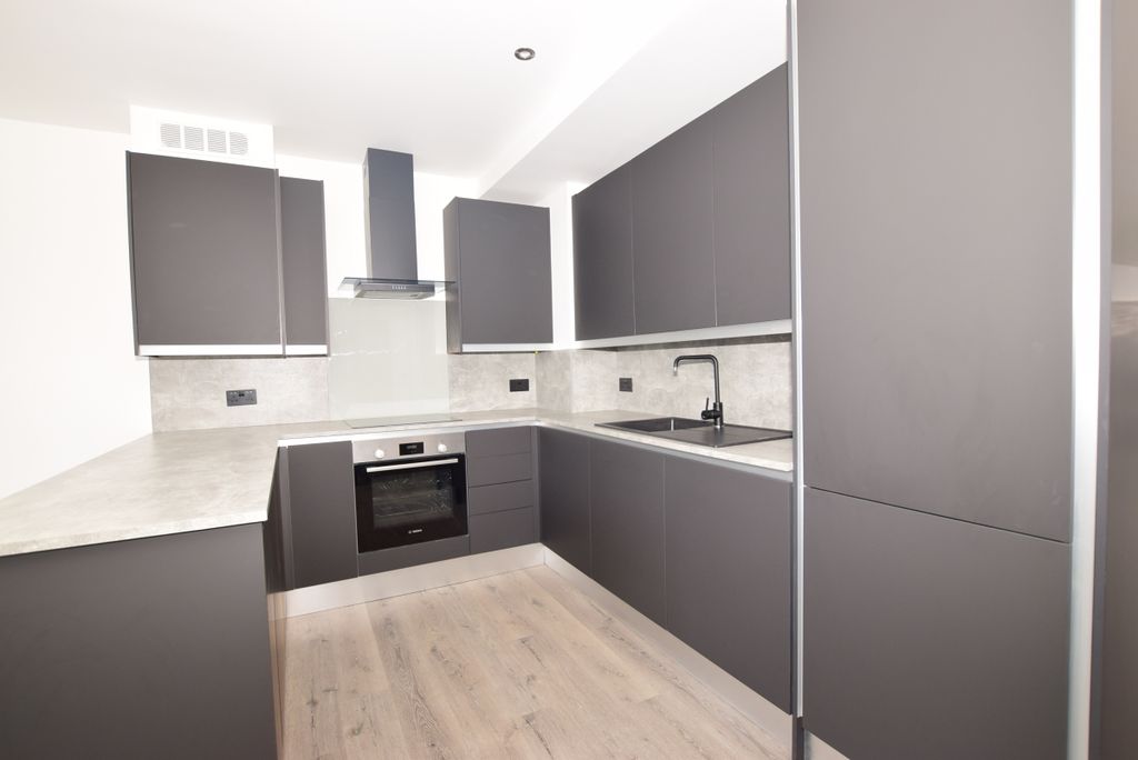 Property photo 2 of 6 Kitchen