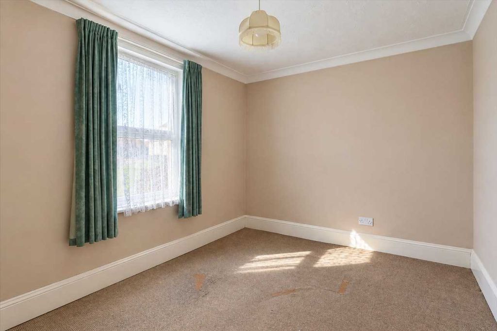 Property photo 2 of 5