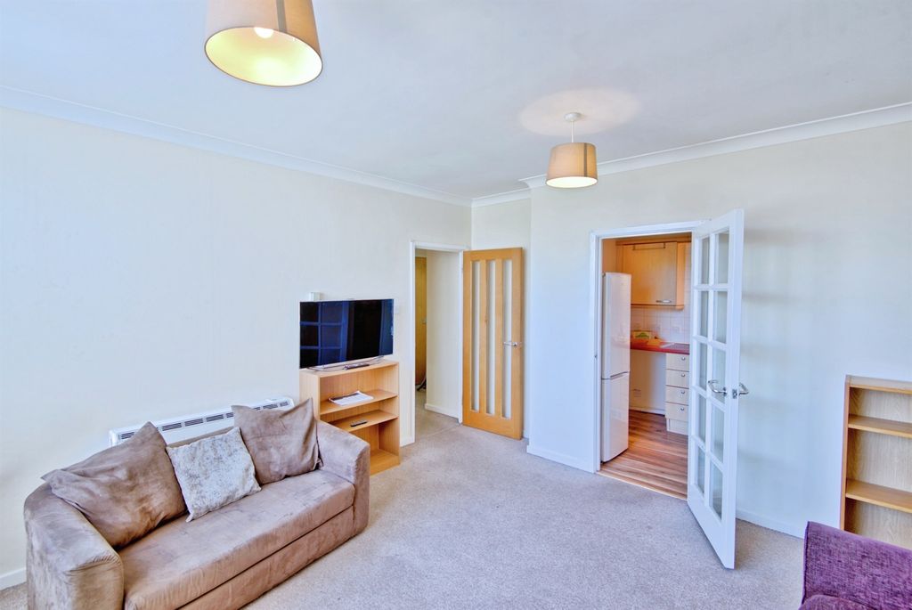 Property photo 3 of 20