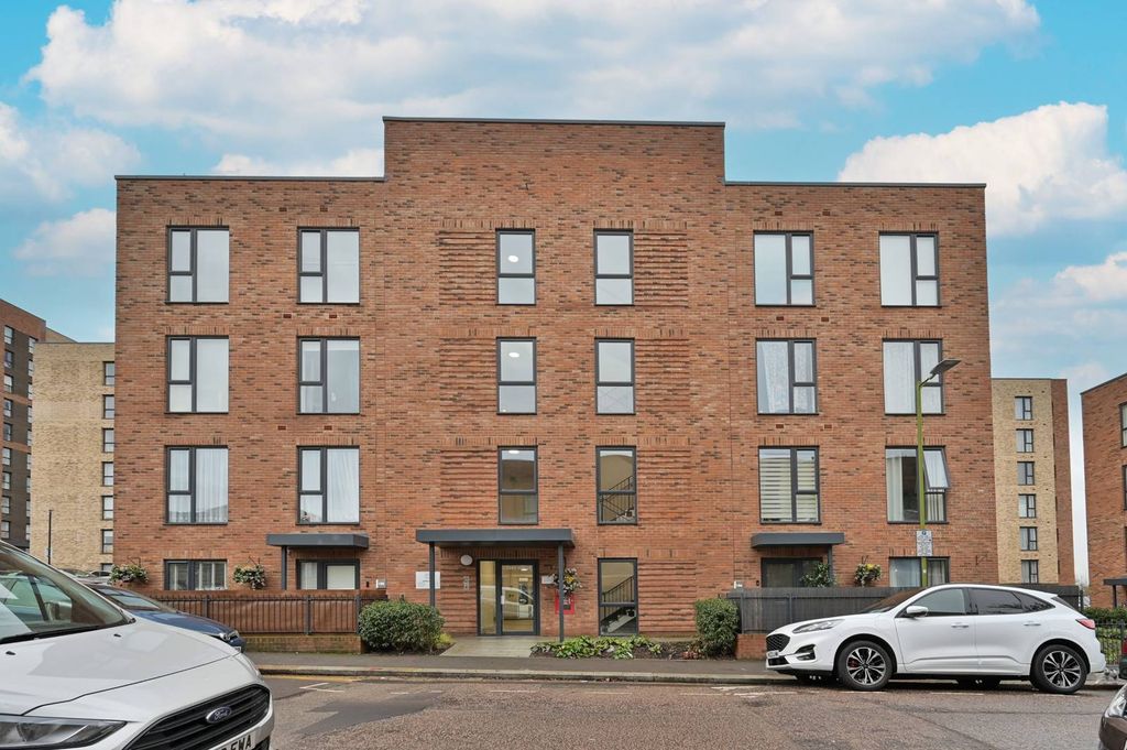 Property photo 1 of 11