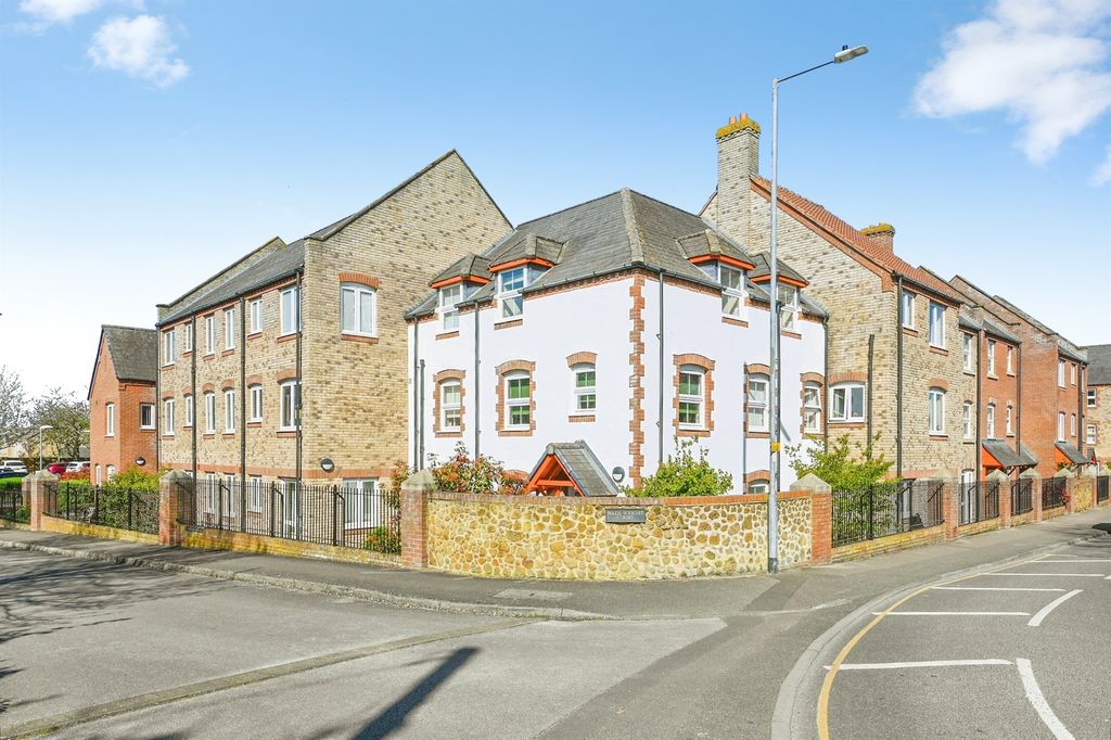 Property photo 1 of 12