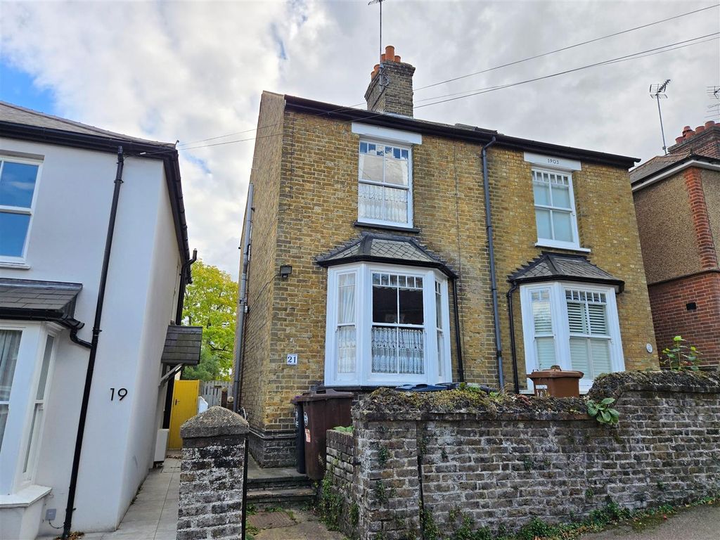 Property photo 3 of 24 Front Garden