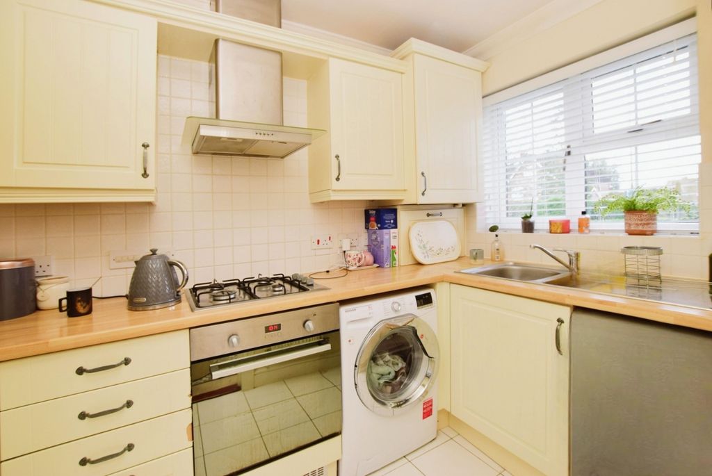 Property photo 2 of 6 Editedimage-2B810...