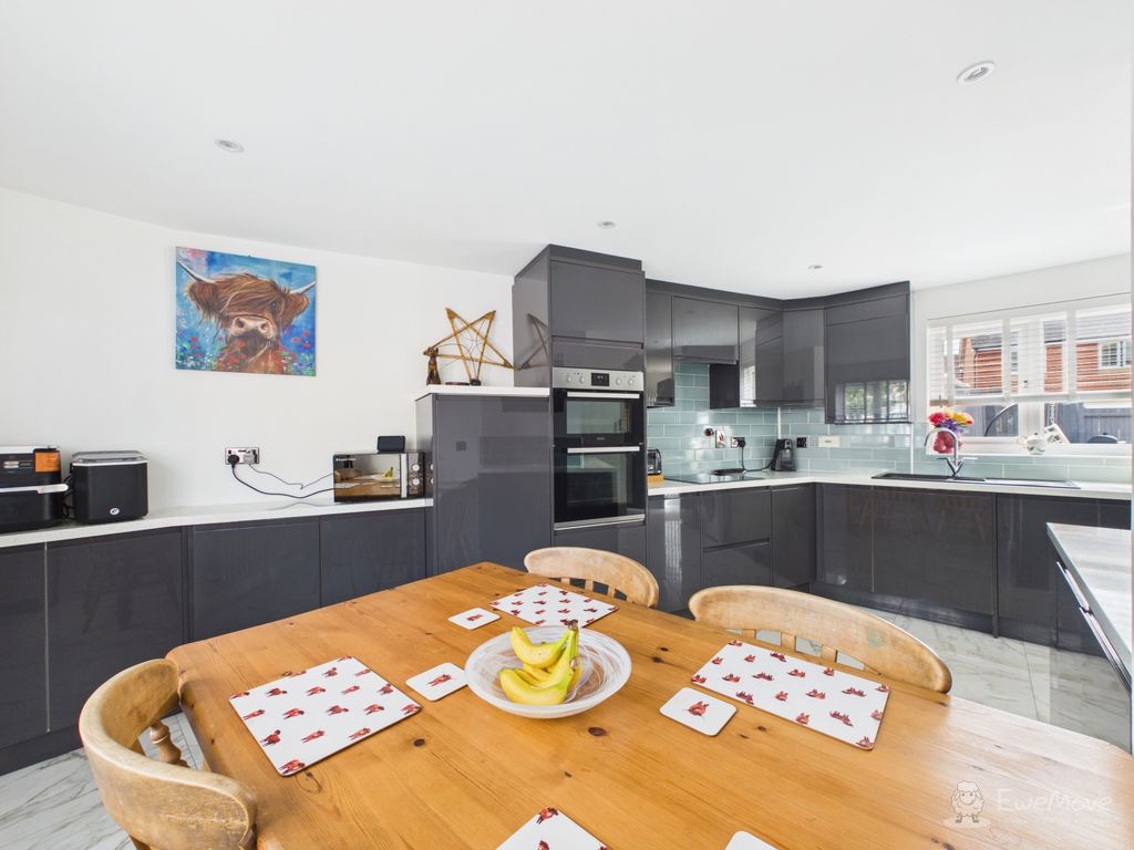 Property photo 2 of 20 Kitchen Diner- Mark Stephens Ewemove Newmarket And