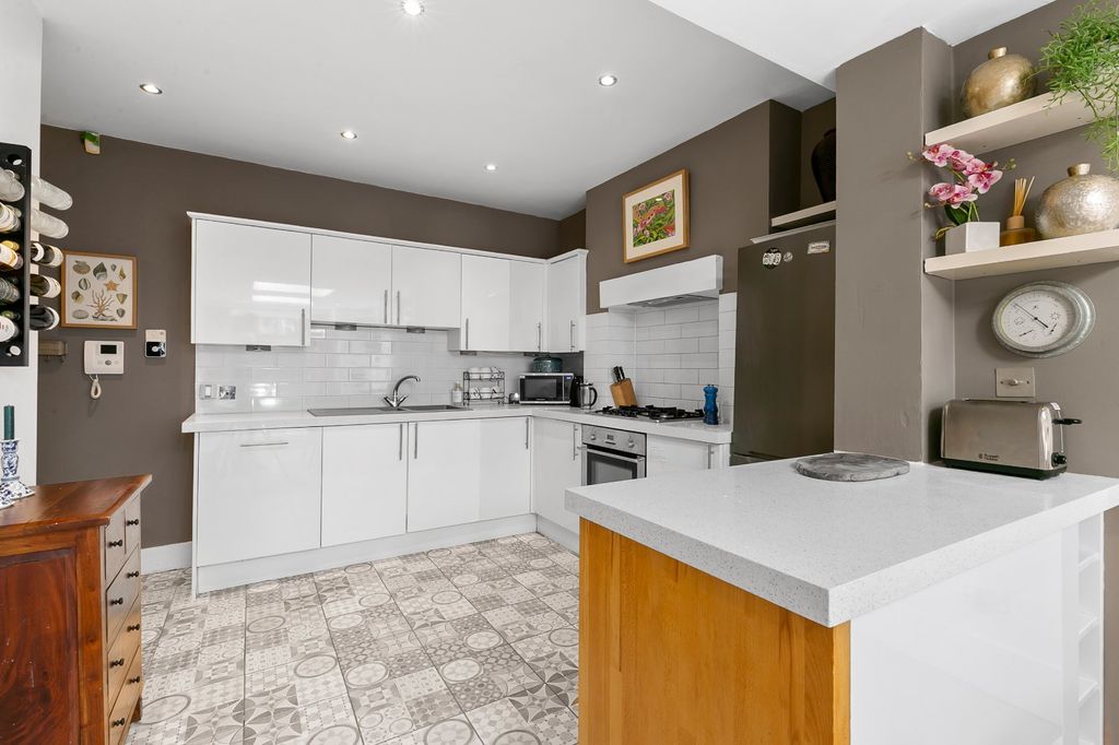 Property photo 2 of 13 Kitchen