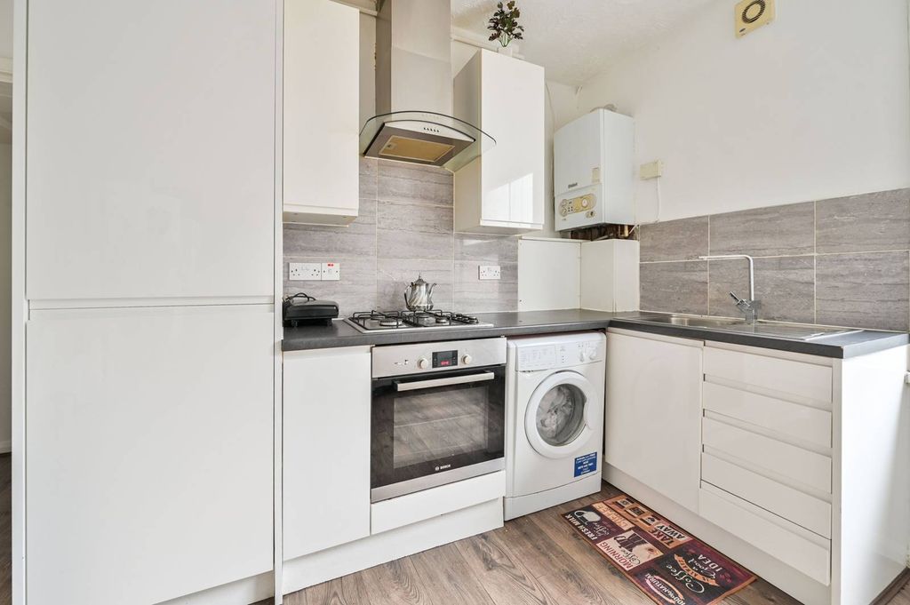 Property photo 3 of 8