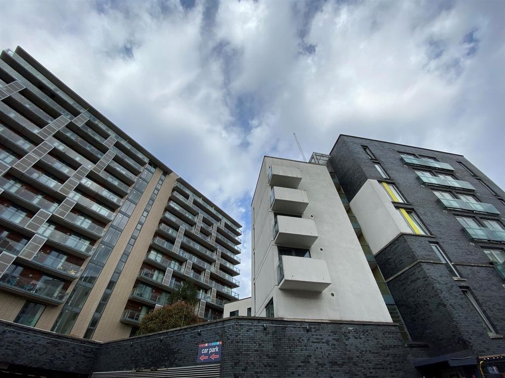 Property photo 3 of 12