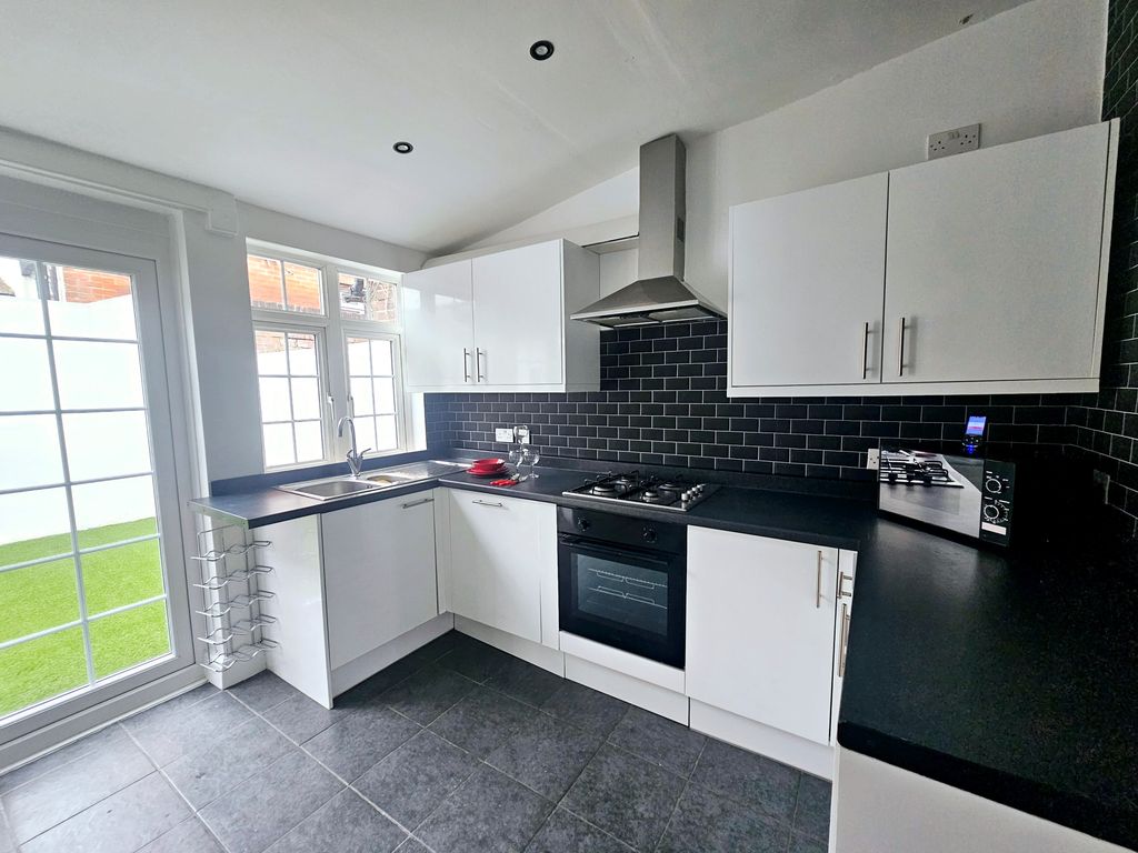 Property photo 2 of 13 Image