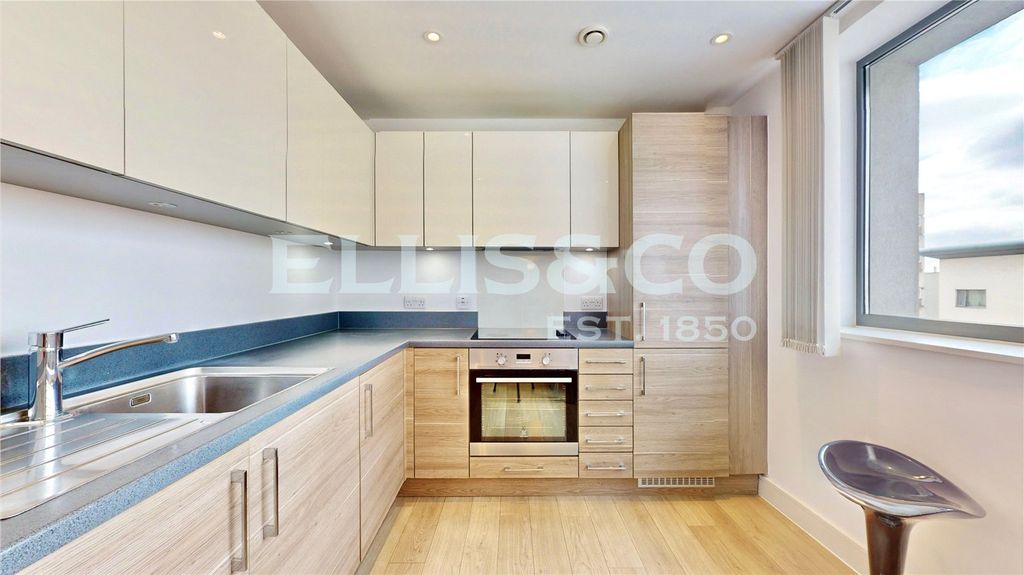 Property photo 2 of 21 Picture No. 09